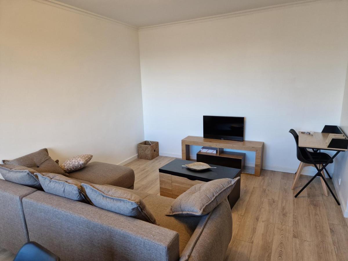 Appartement Spacieux Renove - 11 Min De Paris Colombes  Exterior photo